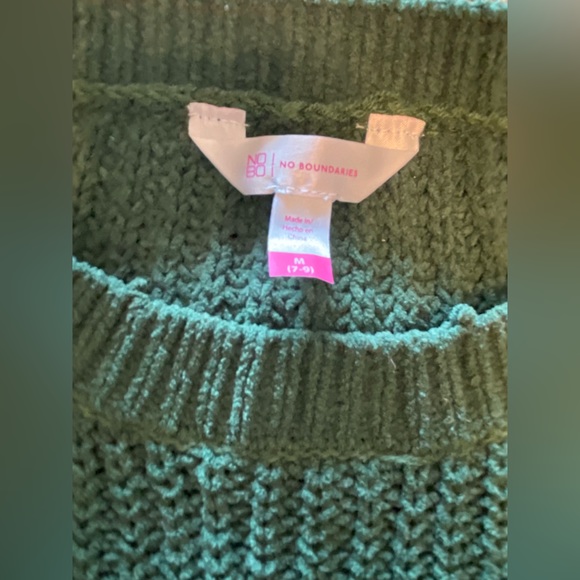 Sweaters - Picture 3 of 5